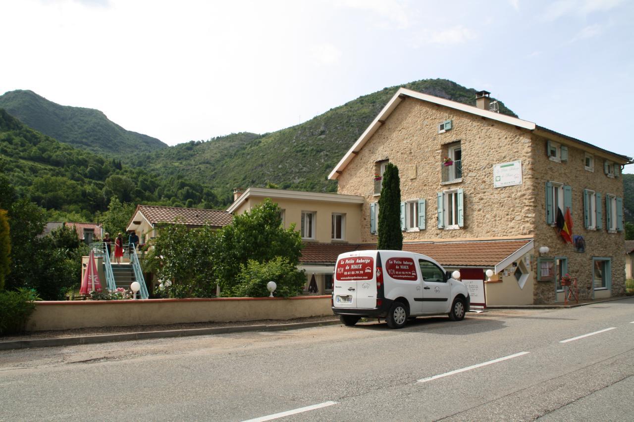 La Petite Auberge De Niaux Eksteriør bilde